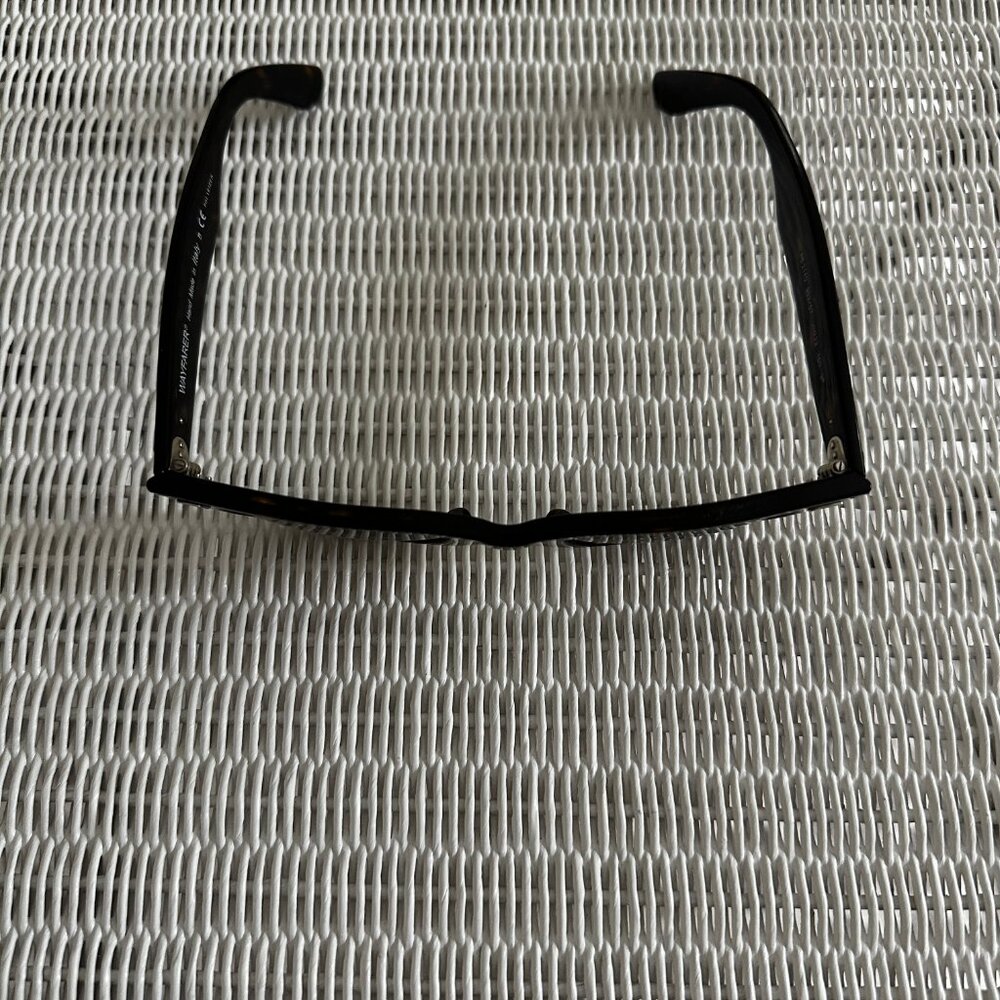 Ray-Ban Wayfarer Classic Sunglasses - Picture 7 of 11